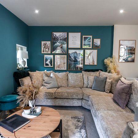 Spring Mount Huge Luxury Full Apartment- Harrogate Centre-Two Extremely Comfy Kingsize Bedrooms-Fully Equipped Modern Kitchen-Cosy Living Room With Huge Tv 外观 照片
