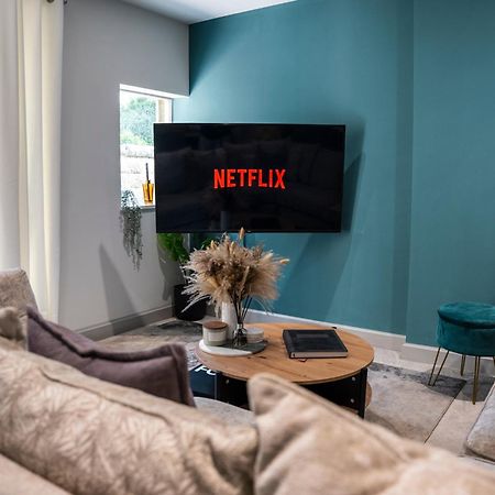 Spring Mount Huge Luxury Full Apartment- Harrogate Centre-Two Extremely Comfy Kingsize Bedrooms-Fully Equipped Modern Kitchen-Cosy Living Room With Huge Tv 外观 照片