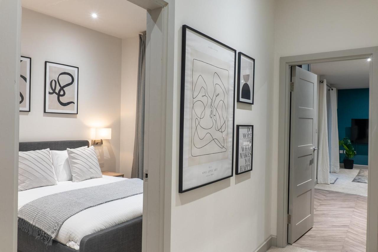 Spring Mount Huge Luxury Full Apartment- Harrogate Centre-Two Extremely Comfy Kingsize Bedrooms-Fully Equipped Modern Kitchen-Cosy Living Room With Huge Tv 外观 照片
