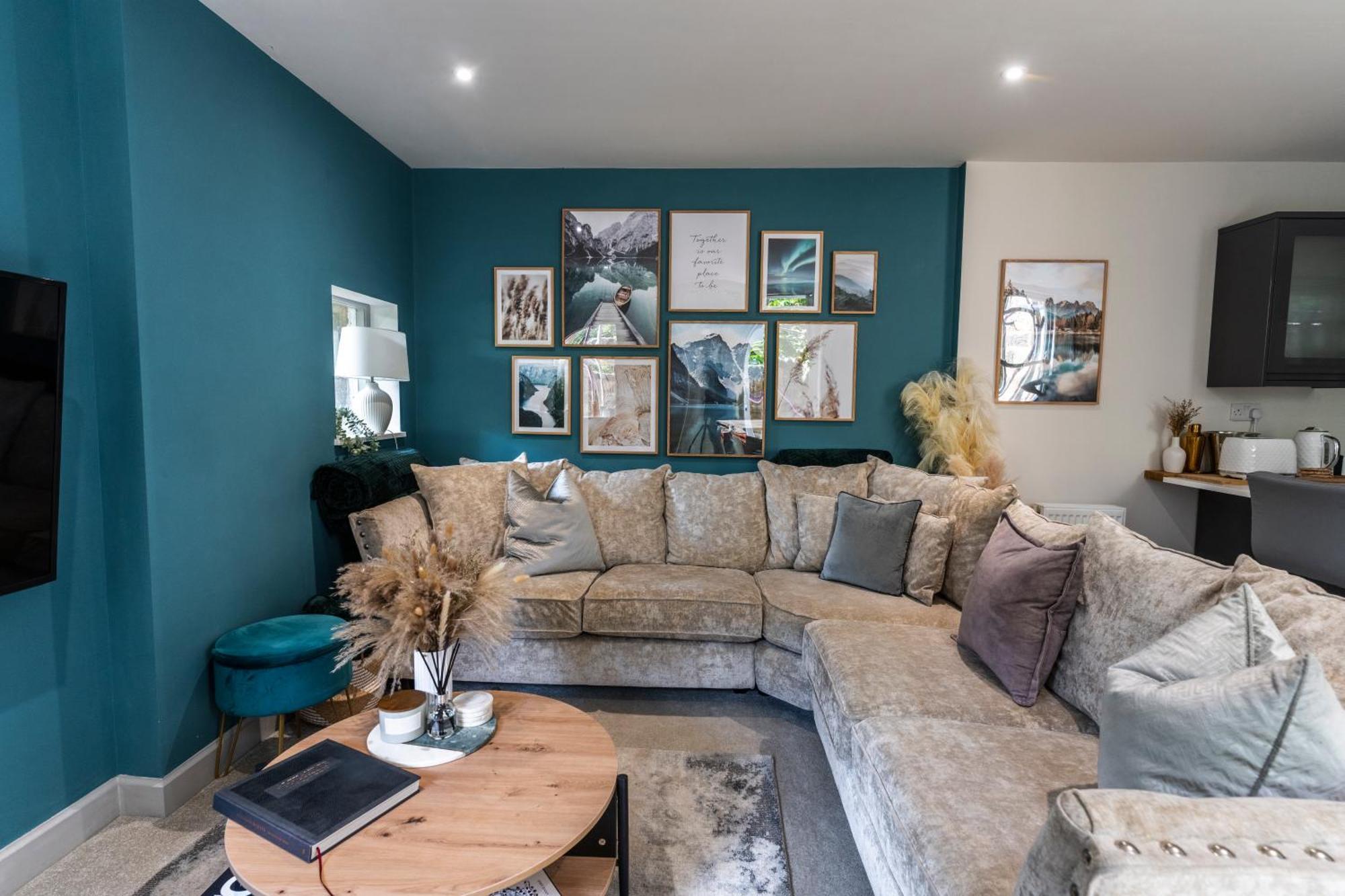 Spring Mount Huge Luxury Full Apartment- Harrogate Centre-Two Extremely Comfy Kingsize Bedrooms-Fully Equipped Modern Kitchen-Cosy Living Room With Huge Tv 外观 照片